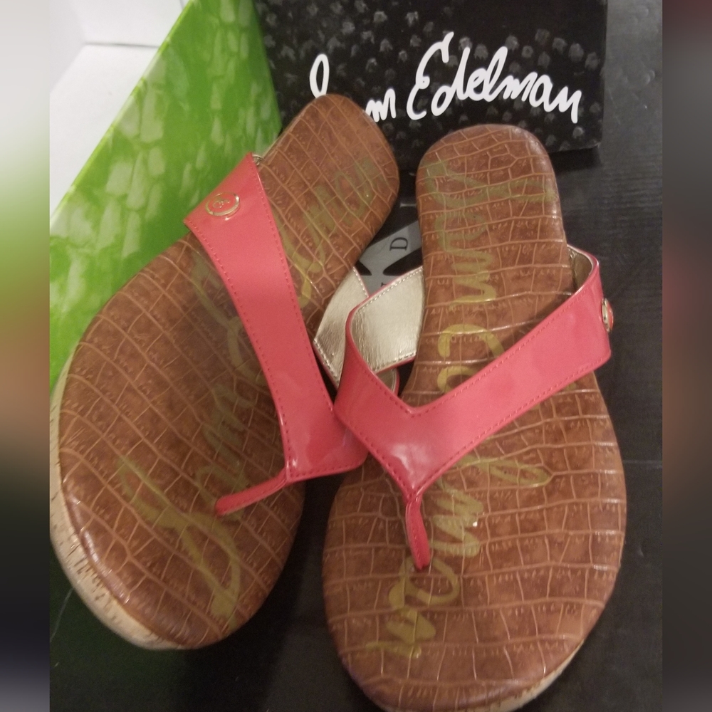SIZE 8.5 SANDALS - Picture 4 of 5
